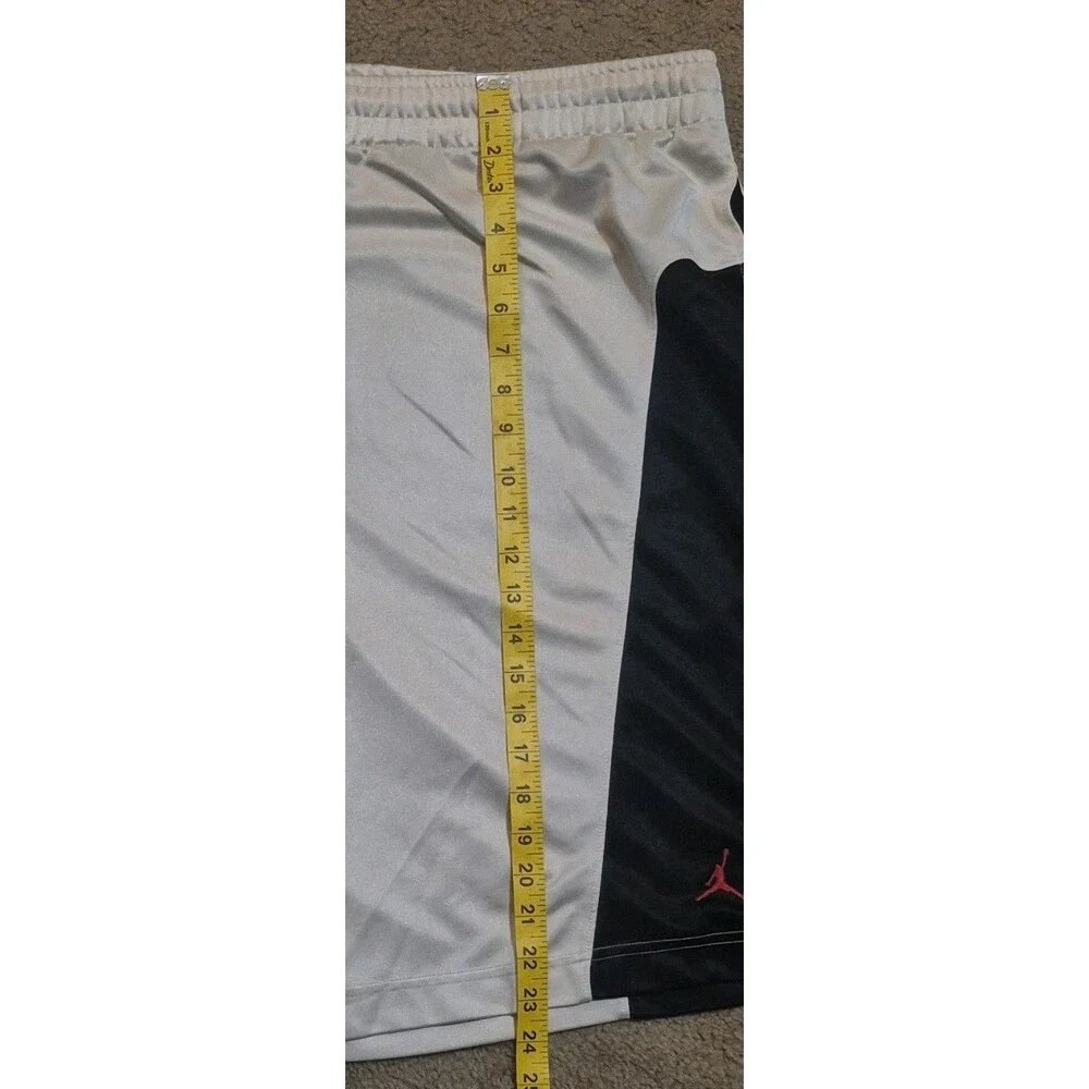 Jordan Basketball Shorts Men's Size XL White Black Athletic Mesh